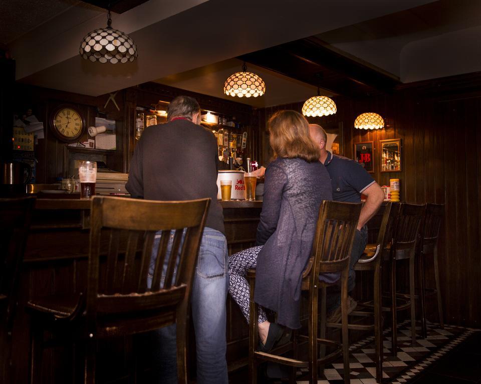 The Midway Bar & Guesthouse Dungloe Exterior photo