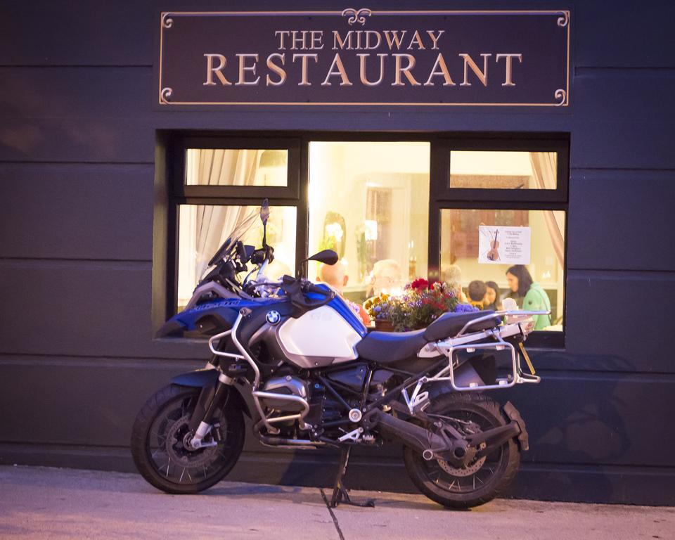 The Midway Bar & Guesthouse Dungloe Exterior photo